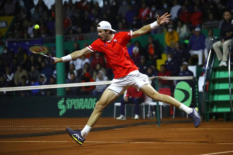 Jarry jugando con Chile en Copa Davis. Agencia Aton