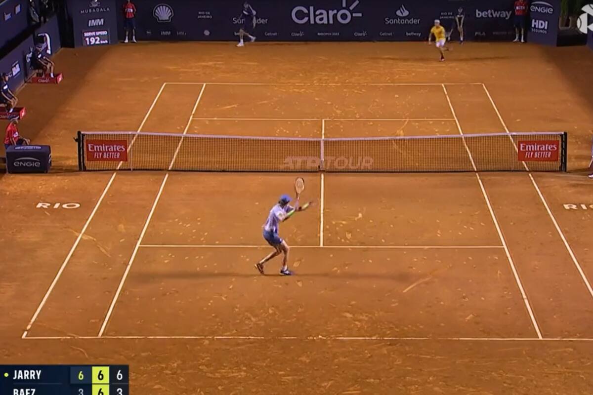 Nicolás Jarry derrotó a Sebastián Báez, ganando el tiebreak del segundo set.