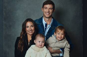 Nicolás Jarry y su familia sacaron portada en reconocida revista de moda y tendencias