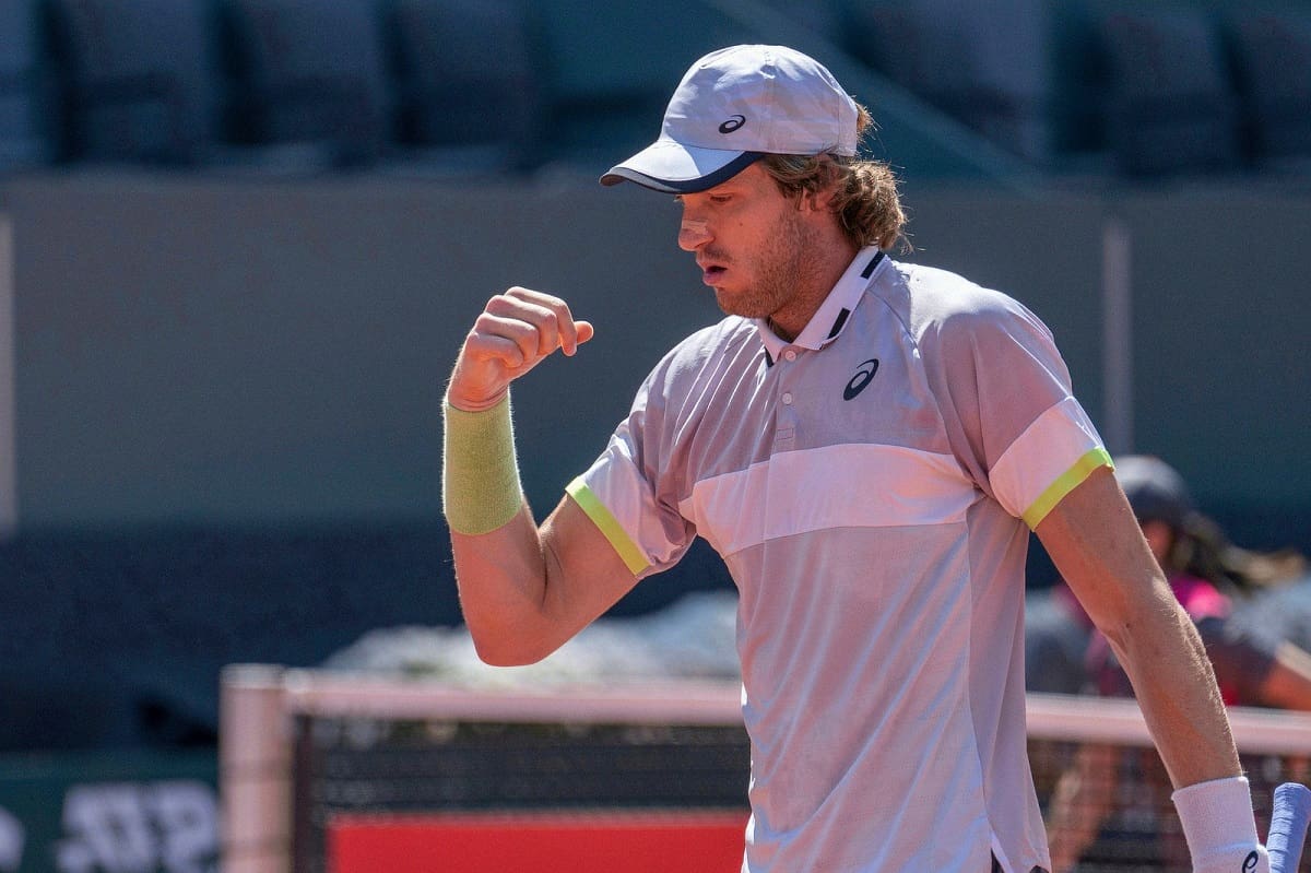 Ese año llegó hasta octavos de final en Roland Garros.