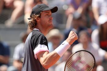 “Me sentí bien mentalmente”: Nicolás Jarry y su emoción tras vencer a Stefanos Tsitsipas