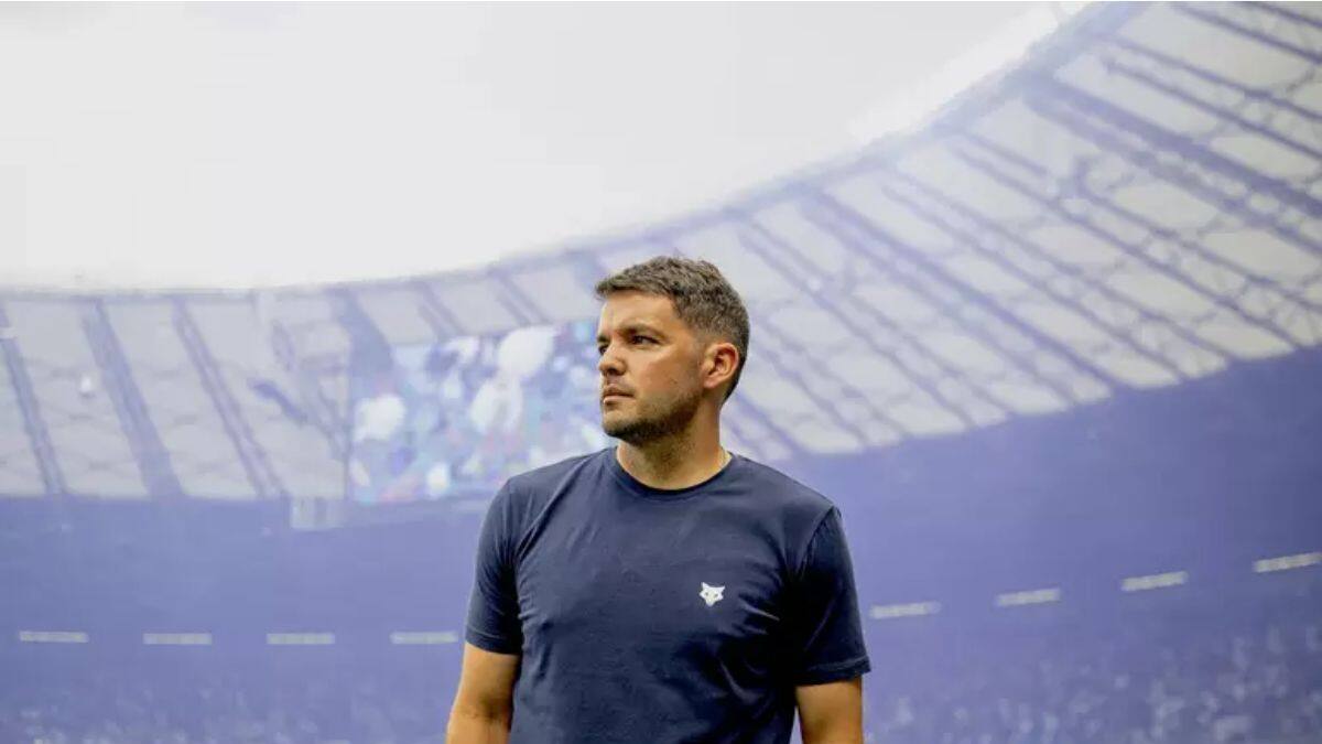 Del cielo al infierno: DT de exitoso paso por el fútbol chileno duró 4 meses Brasil