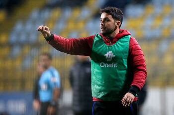 Fue DT revelación del fútbol chileno y asumirá el desafío más importante de su carrera: firmó en gigante de América