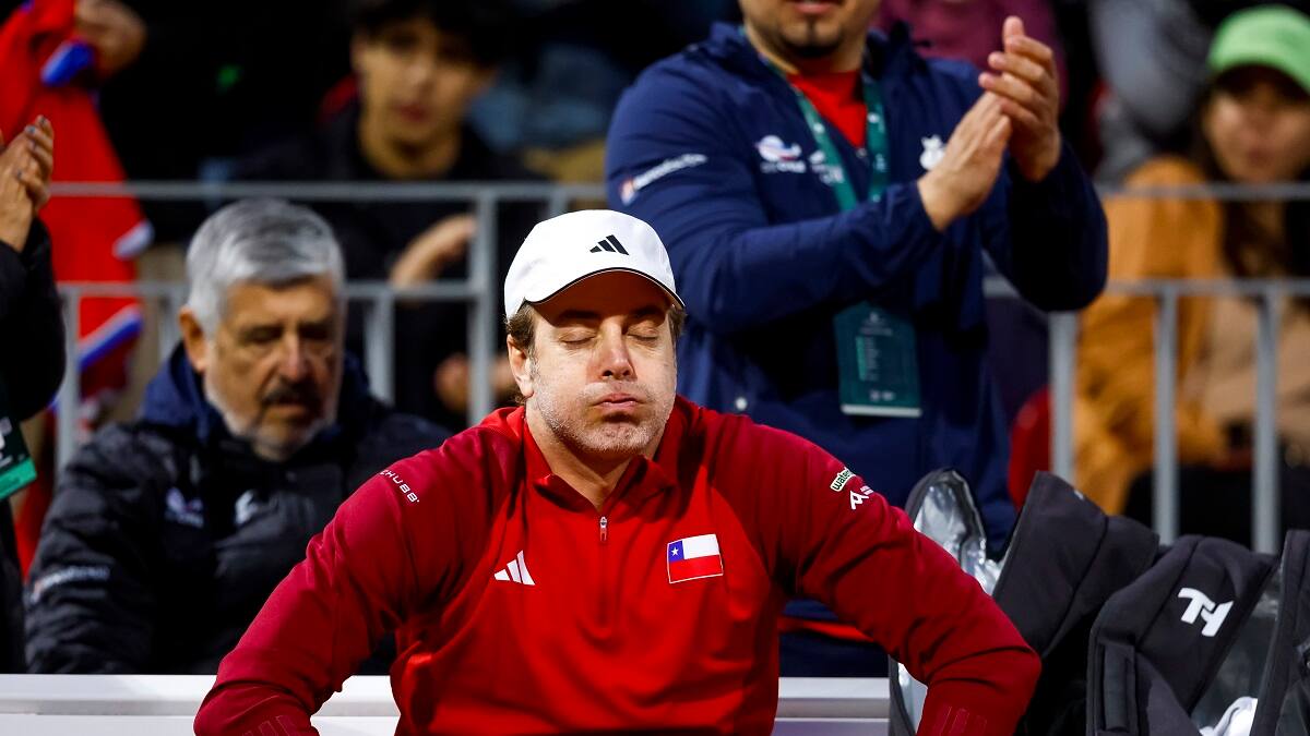 VIDEO | Massú enojadísimo: hinchas de la U interrumpieron la serie de Chile en Copa Davis
