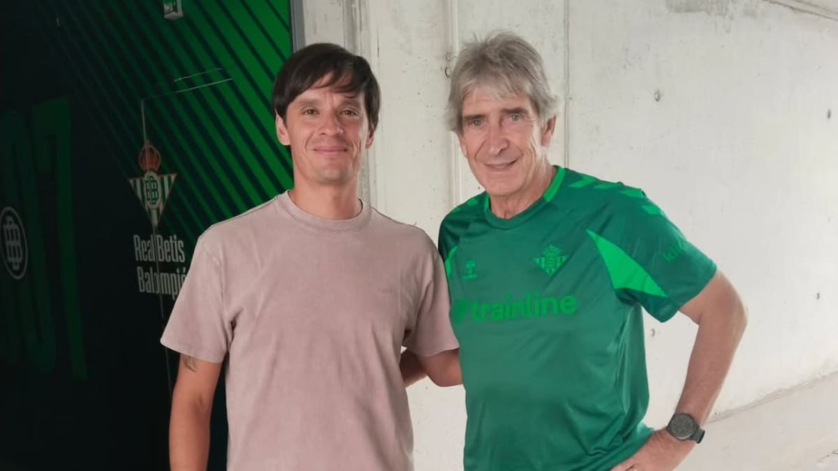 “Marca un camino e inspira a seguir creciendo”: joven DT chileno se reunió con Pellegrini en España