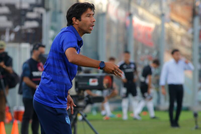 El ex DT de Magallanes viajará a Europa para perfeccionarse y ya tiene un objetivo claro: reunirse con el actual entrenador del Betis. Foto: Agencia Aton.