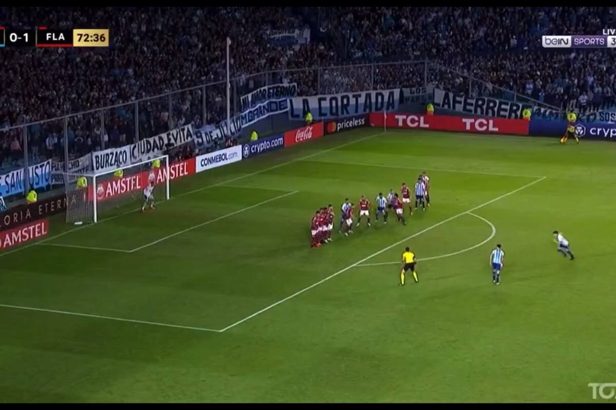 Nicolás Oroz marcó un golazo para el empate de Racing.
