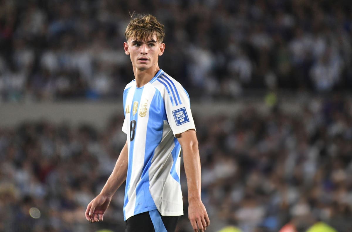 La rodilla de Nico Paz enciende las alarmas en Argentina: Emiliano Buendía es el elegido de Scaloni ante una inminente baja