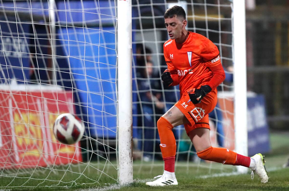 Nicolás Peranic le dice adiós a la UC y ya tendría nuevo equipo interesado en el fútbol chileno