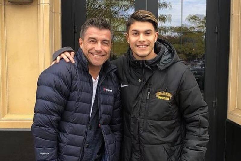 junto a su padre, Fernando