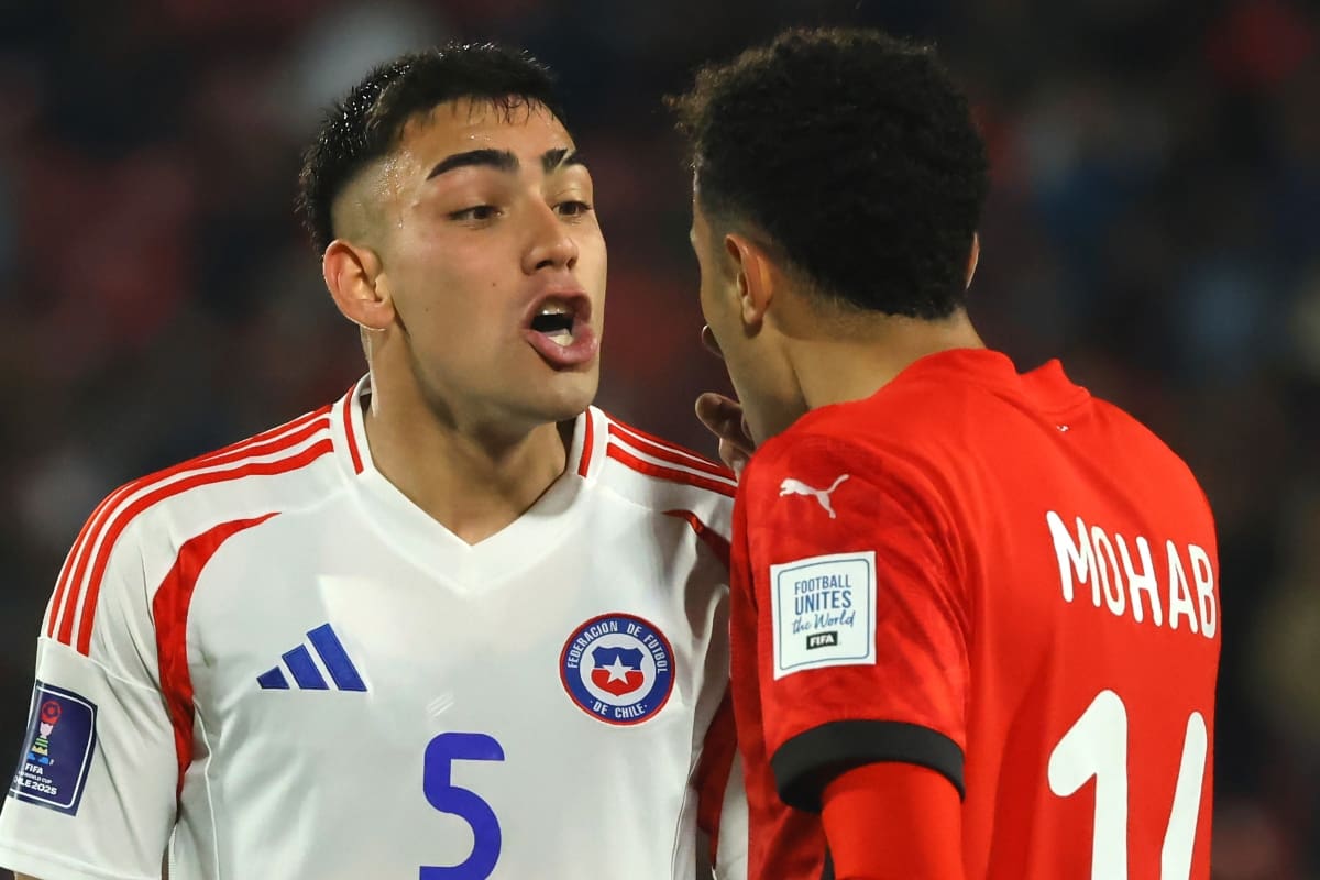 El defensor se suma a la lista de ausencias de Colo Colo por lesión. Foto: Agencia ATON.