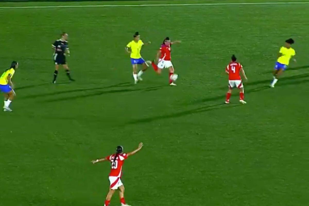 Marcó un golazo desde media distancia
