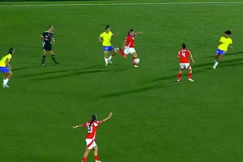 Marcó un golazo desde media distancia