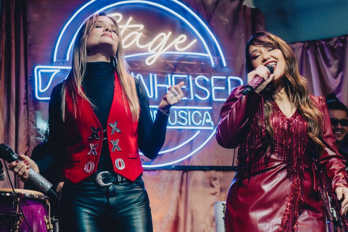 cantando en Mujeres Que Suenan.