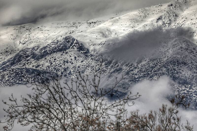 De acuerdo a los informes de las autoridades, 43 personas permanecen sin poder bajar de la cordillera producto del nivel de nieve.