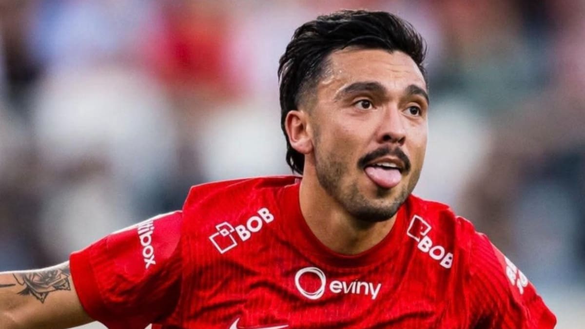 VIDEO | Delantero chileno se lució con dos golazos en la Conference League: ¡taco incluido!