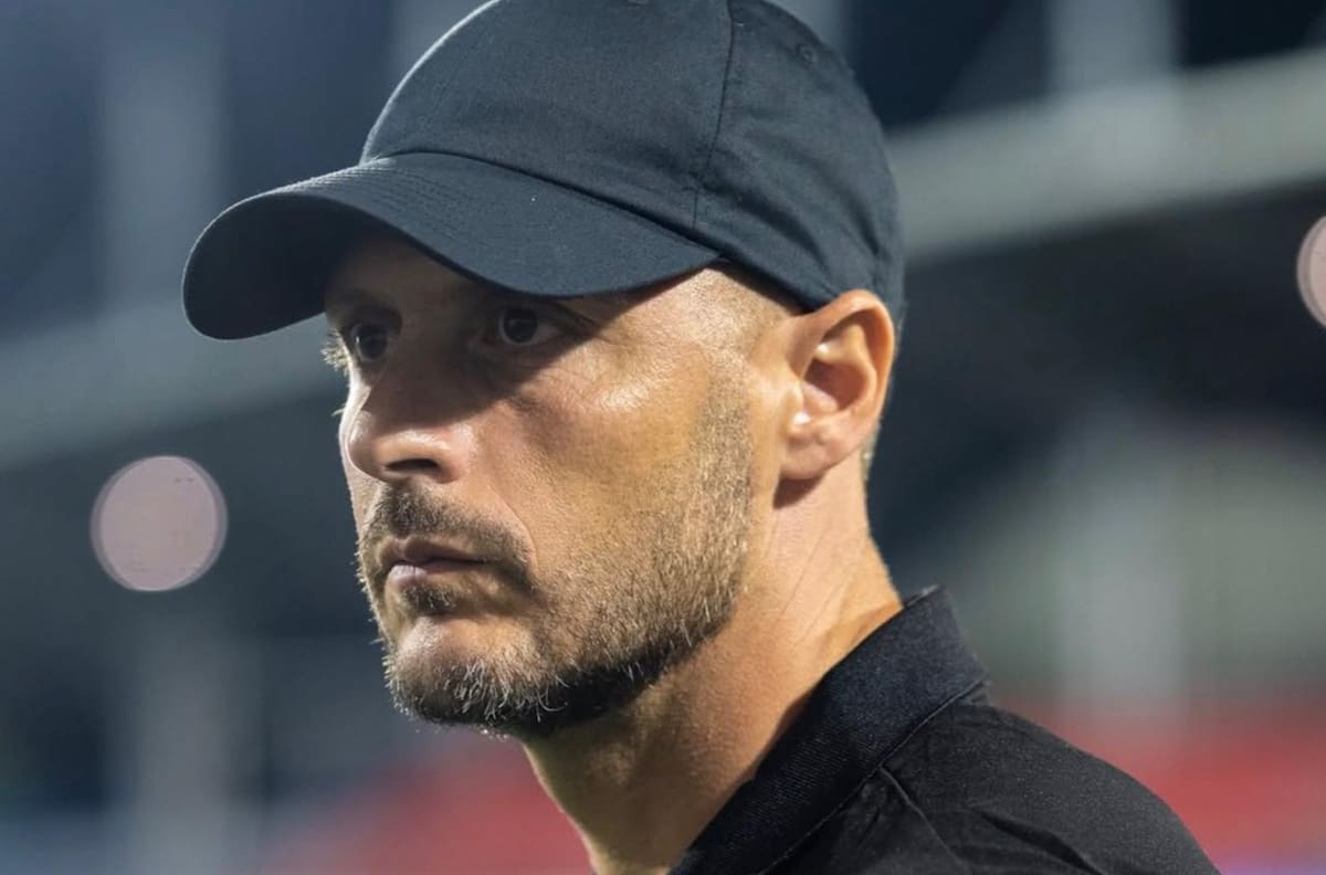 DT sorprende con su salida de Chile: “Me han estado engañando; me obligan a poner de titular a un jugador”