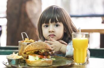 6 consejos para evitar la obesidad en un niño