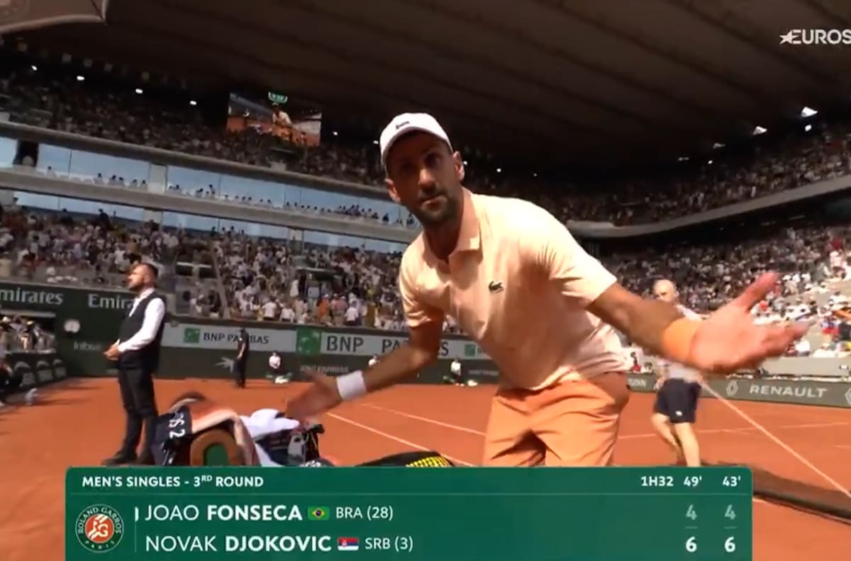 VIDEO | El curioso enojo de Novak Djokovic en Roland Garros: “Un poco más y...”