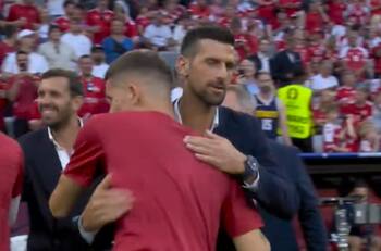 VIDEO | El hincha número uno: Novak Djokovic acompañó a la Selección de Serbia en la Eurocopa