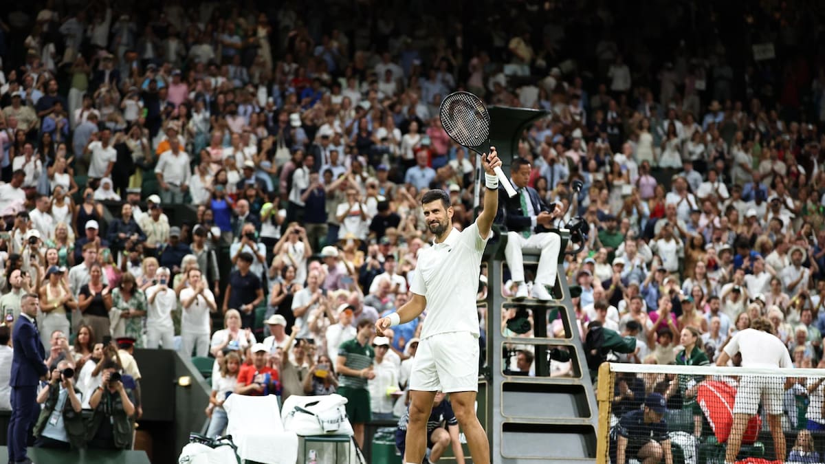 Novak Djokovic a paso firme en Wimbledon: se instala en tercera ronda tras eliminar a Tsitsipás