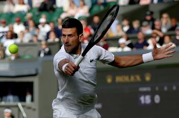 Álex de Miñaur se baja de Wimbledon y Novak Djokovic avanza a semifinales sin jugar