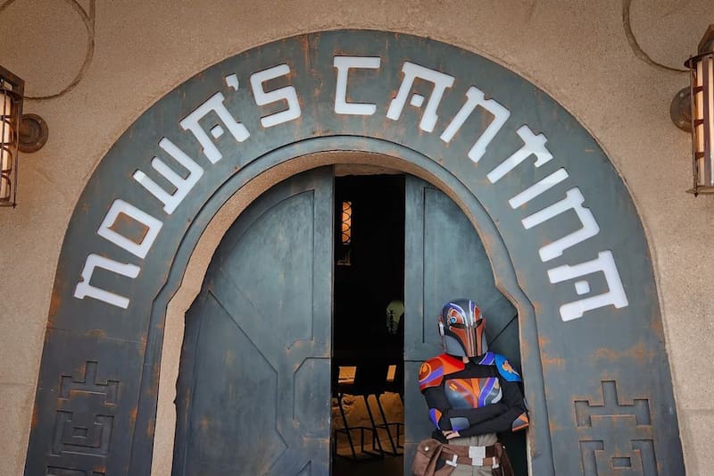 Sumérgete en una experiencia de otro planeta en Nowa's Cantina.