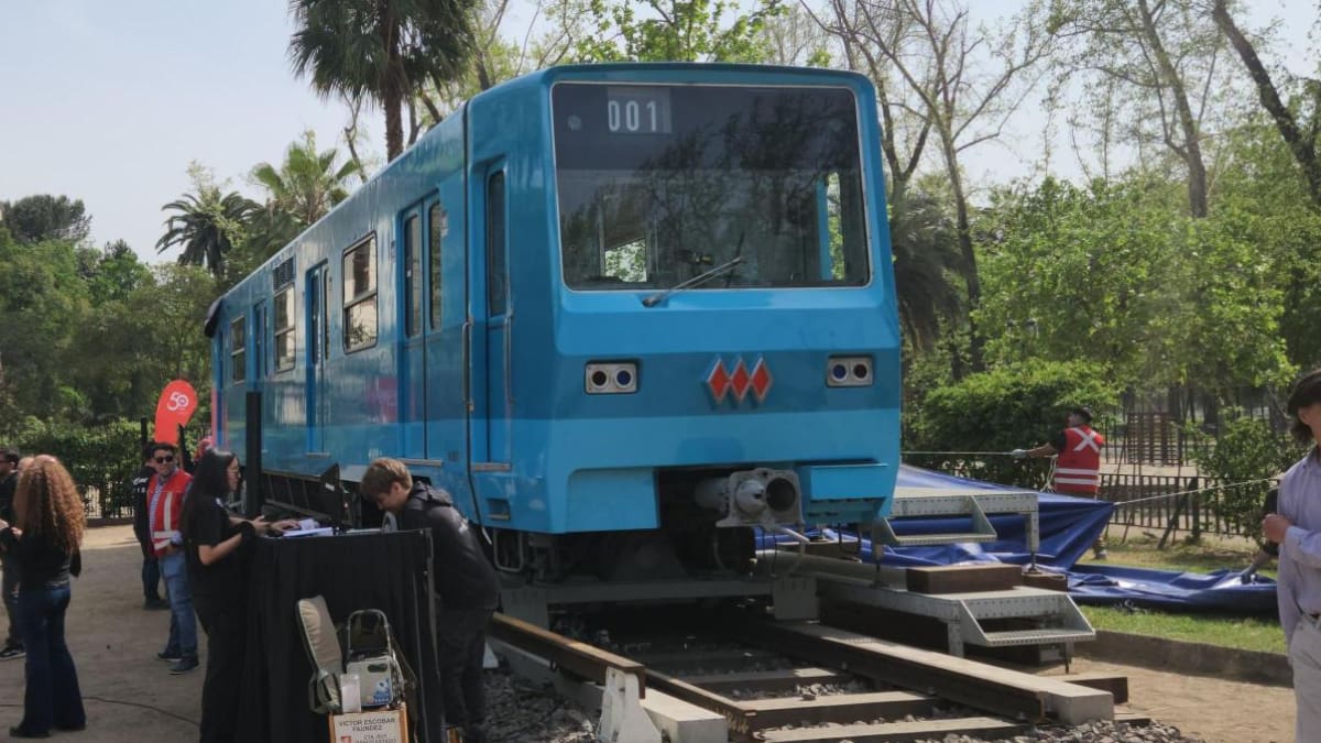 Metro de Santiago suma carro del icónico NS74 al Parque Museo Ferroviario
