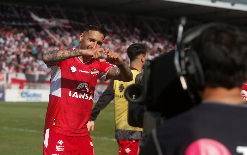 escondió hábilmente su patrocinio bajo el main sponsor. Agencia Aton