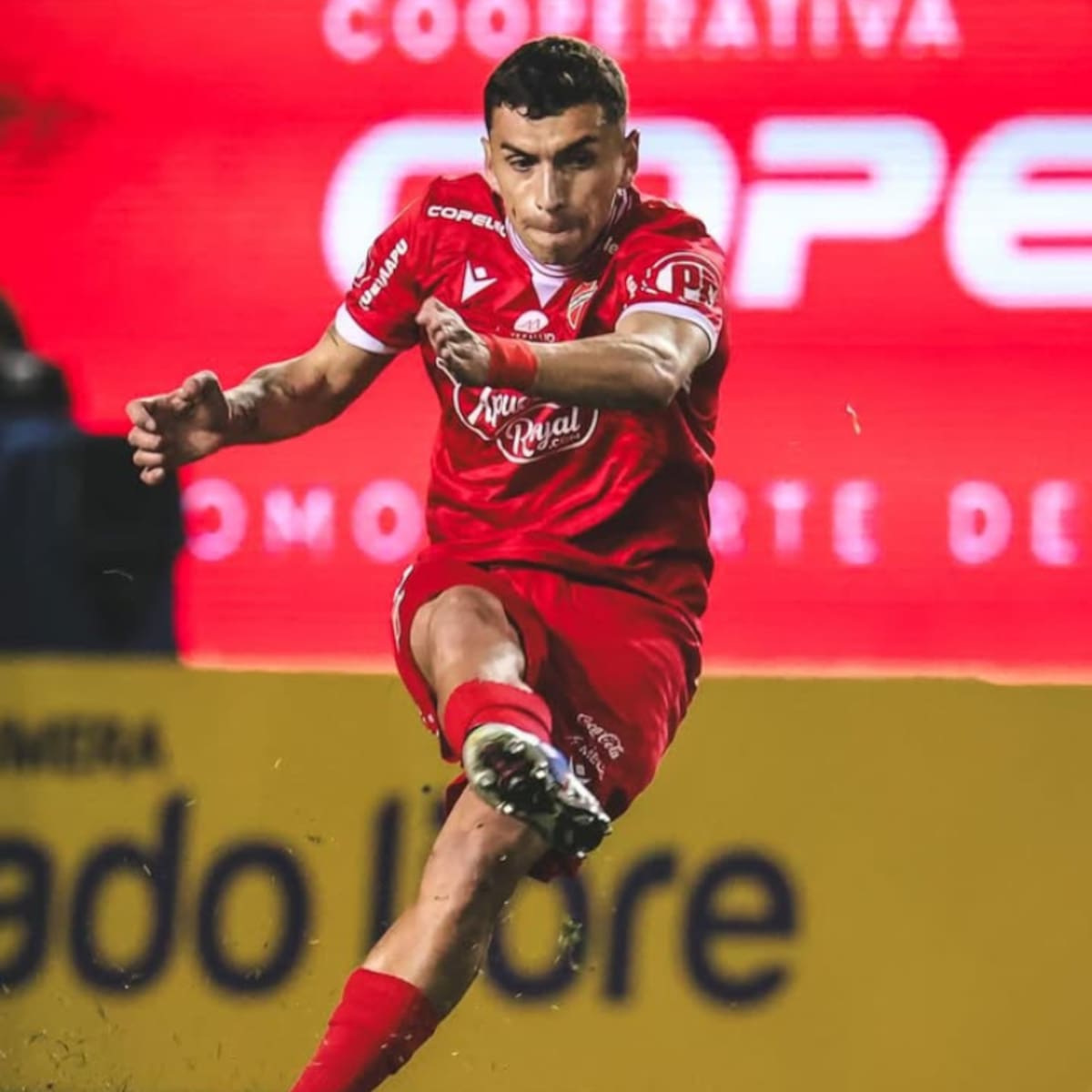 “Mi papá me decía que pateara nomás”: Diego Céspedes, el héroe de Ñublense y su receta para el golazo inolvidable a la U