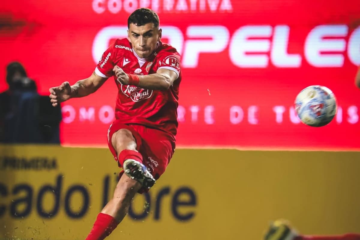 Diego Céspedes fue el héroe del triunfo ante la U. Foto: Ñublense.