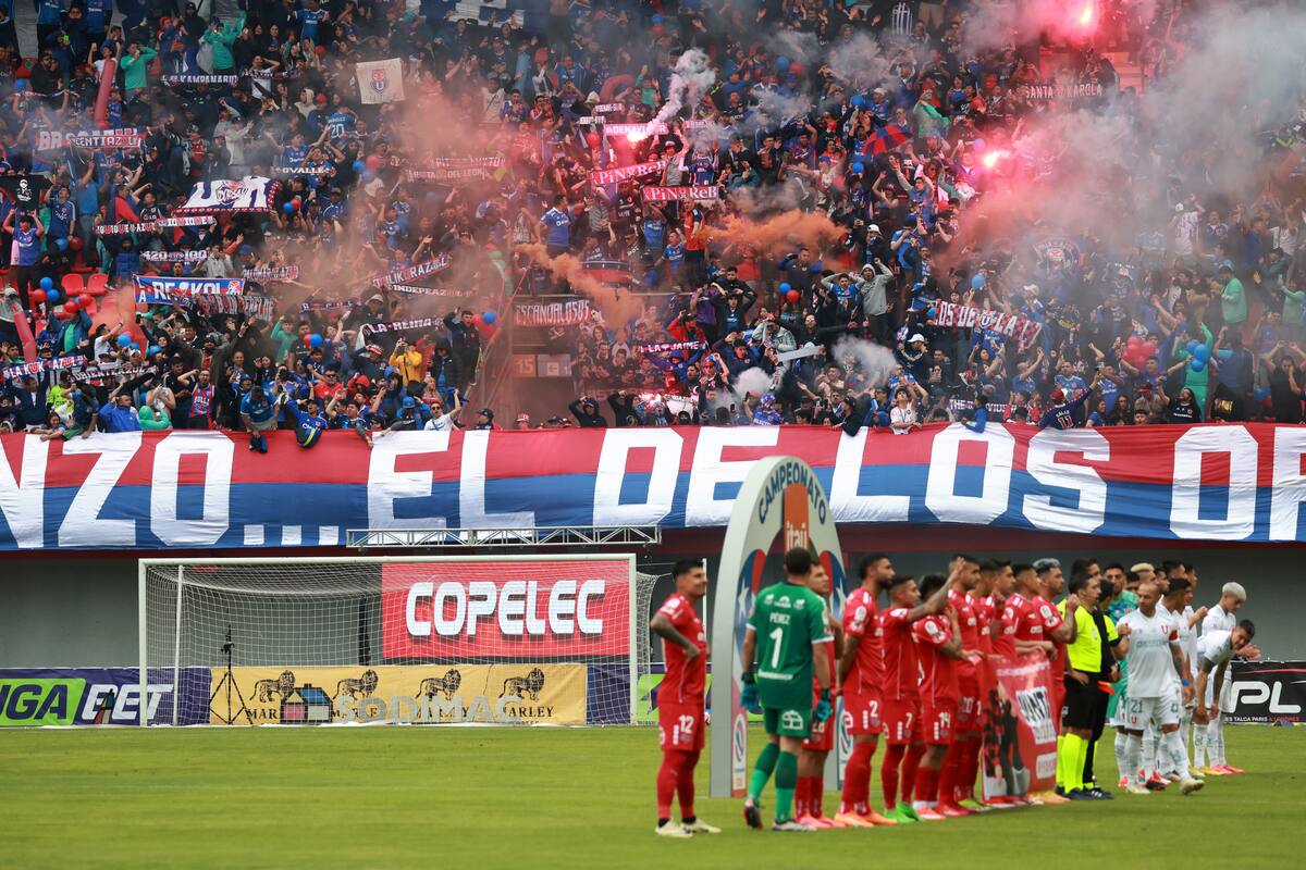 Ñublense versus Universidad de Chile en el Campeonato Nacional.