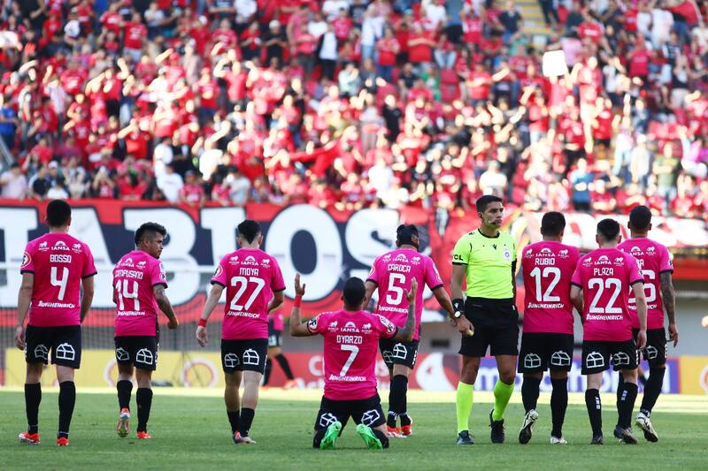 anunció varias salidas.