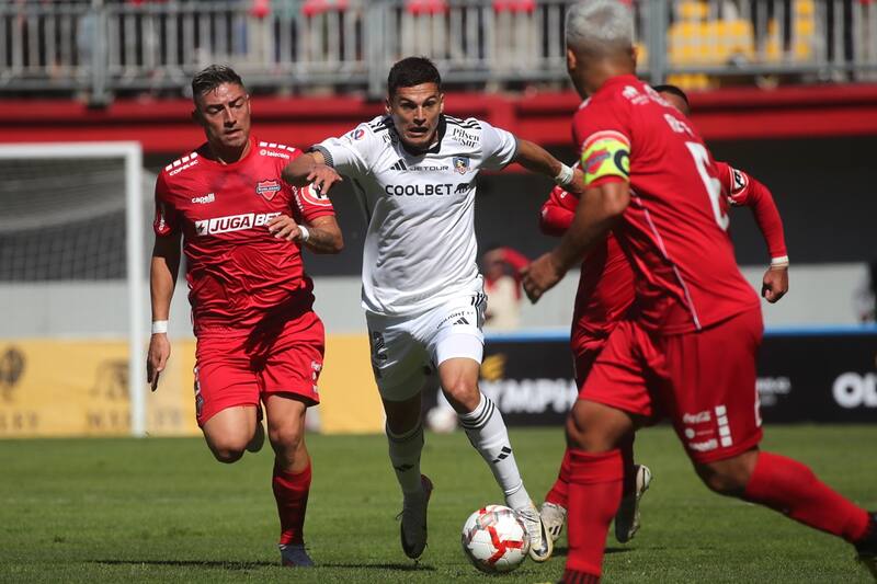 Colo Colo ante Ñublense en la primera rueda del Campeonato Nacional 2024