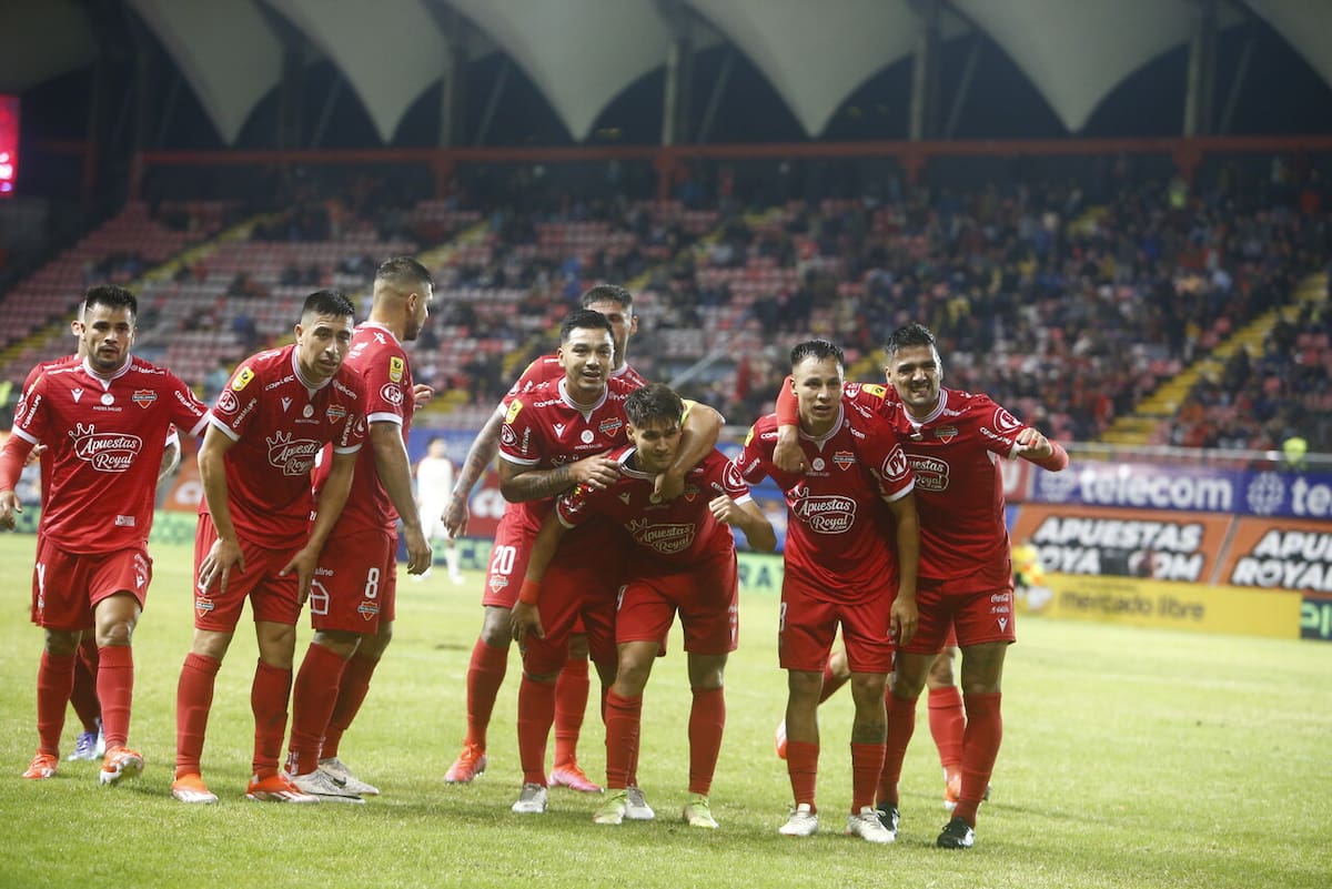 Los chillanejos lograron un importante empate contra La Serena. Foto: Aton.