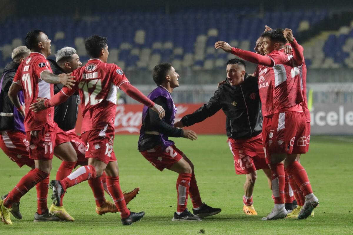 La emoción de figura de los chillanejos tras vencer a Aucas. Foto: Aton