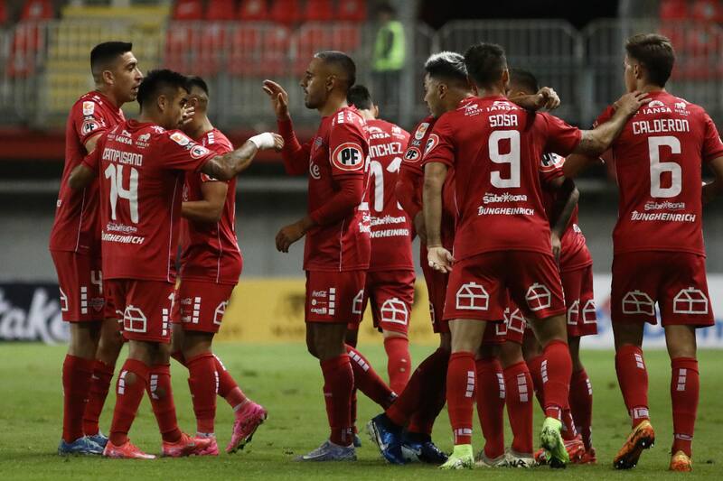 sigue sin tener claridad sobre el futuro de su dirección técnica. (Foto: Aton)