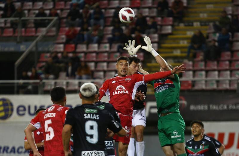 Ñublense aún no oficializa a ningún refuerzo