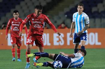 Ñublense va por sus primeros puntos en Copa Libertadores: A qué hora y dónde ver el partido vs Aucas