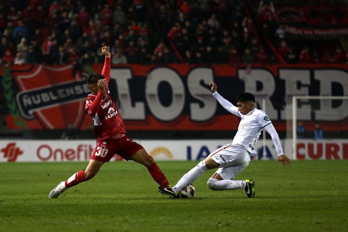 La serie entre equipos chilenos tendrá una curiosidad: se disputará íntegramente en el Estadio Ester Roa.