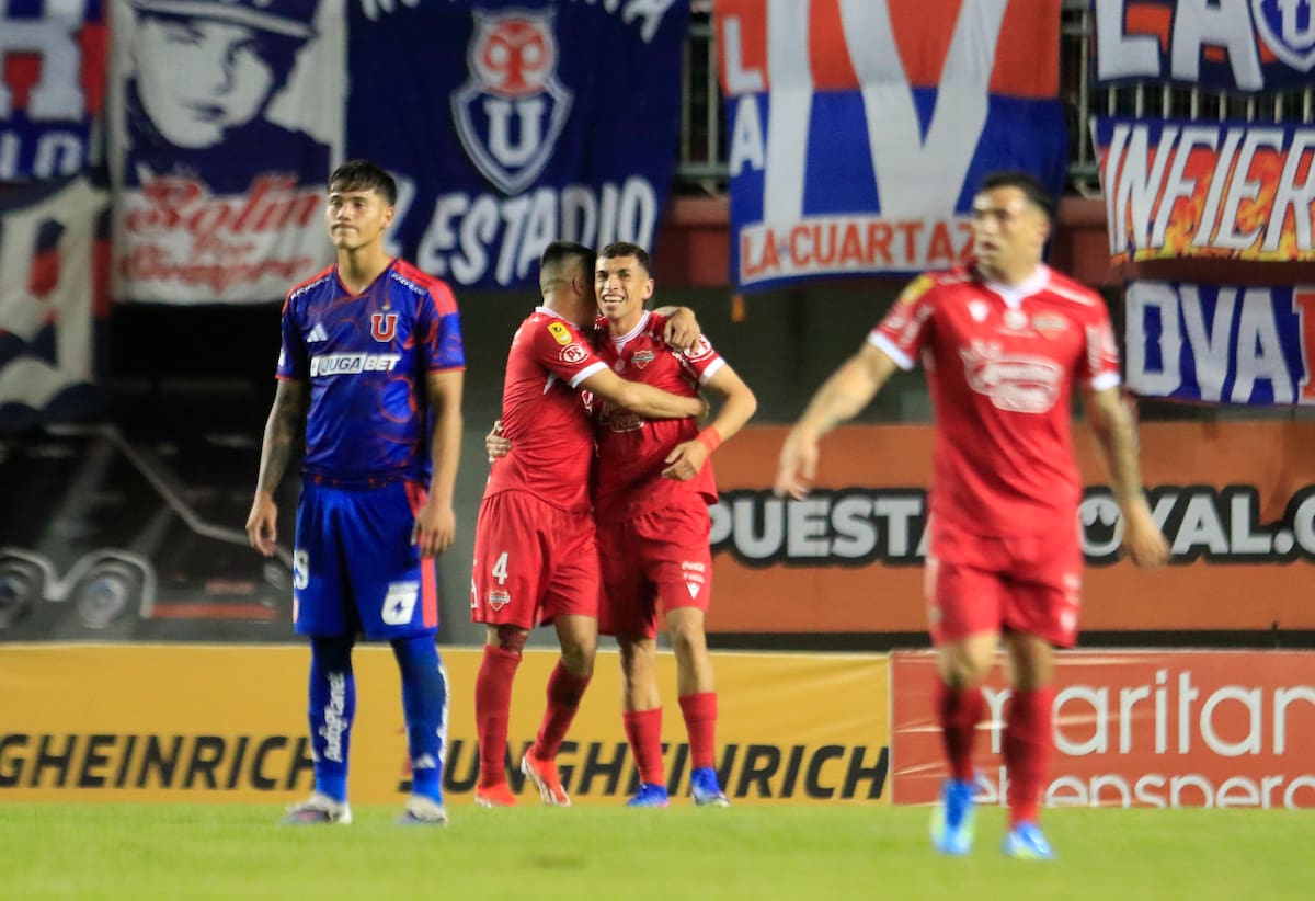 Diego Céspedes fue el héroe de la jornada ante los azules con un golazo de tiro libre. Foto: Aton.