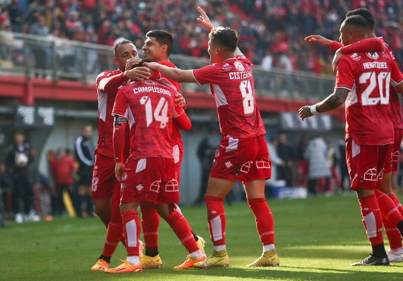 Ñublense se reforzó con Ismael Sosa.