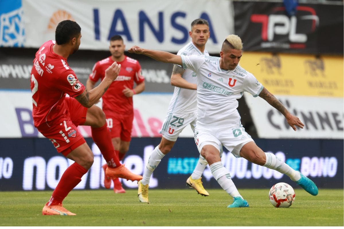 por el Campeonato Nacional de Primera División. Foto: Agencia Aton.