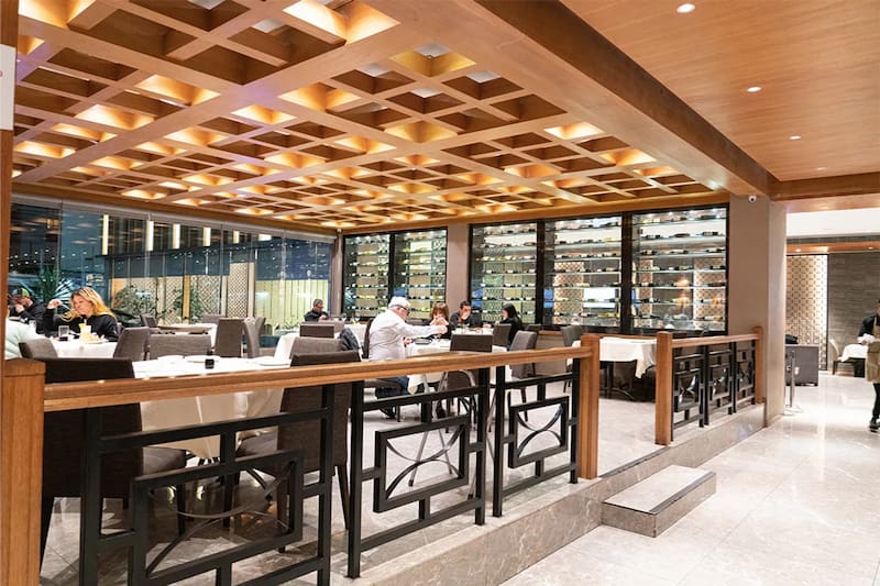 Este lugar cuenta con zona de juegos para niños y es ideal para recibir familias. Foto: Sitio web Nueva China.