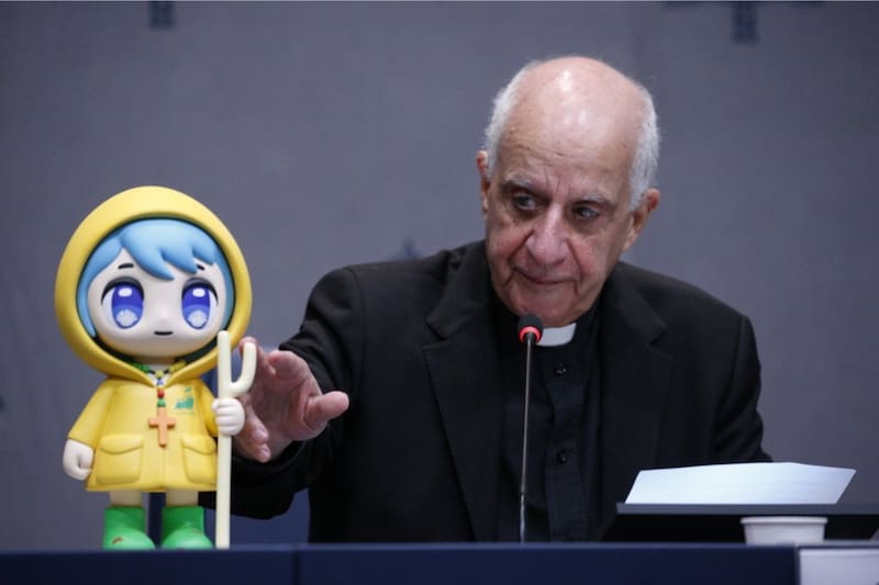 Su apariencia recuerda a Sanrio o personajes de anime.