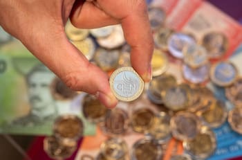 Esta es la nueva moneda de 100 pesos que lanzó el Banco Central de Chile para celebrar su centenario