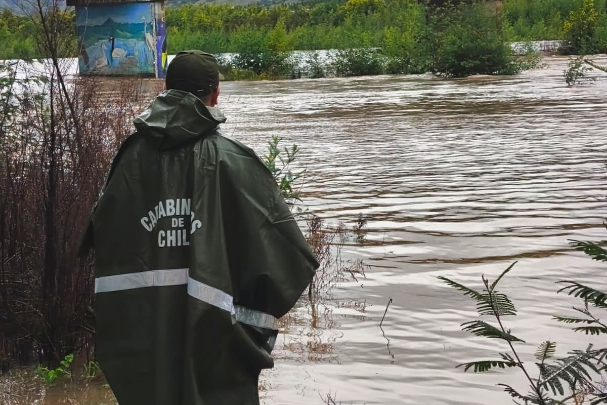Las medidas fueron anunciadas por Senapred durante la tarde de este sábado 18 de julio. Foto: Carabineros del Maule en X.