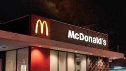 Ha generado 120 puestos de trabajo y su montaje estuvo listo en 10 días: así es el primer McDonald’s hecho de madera en Chile