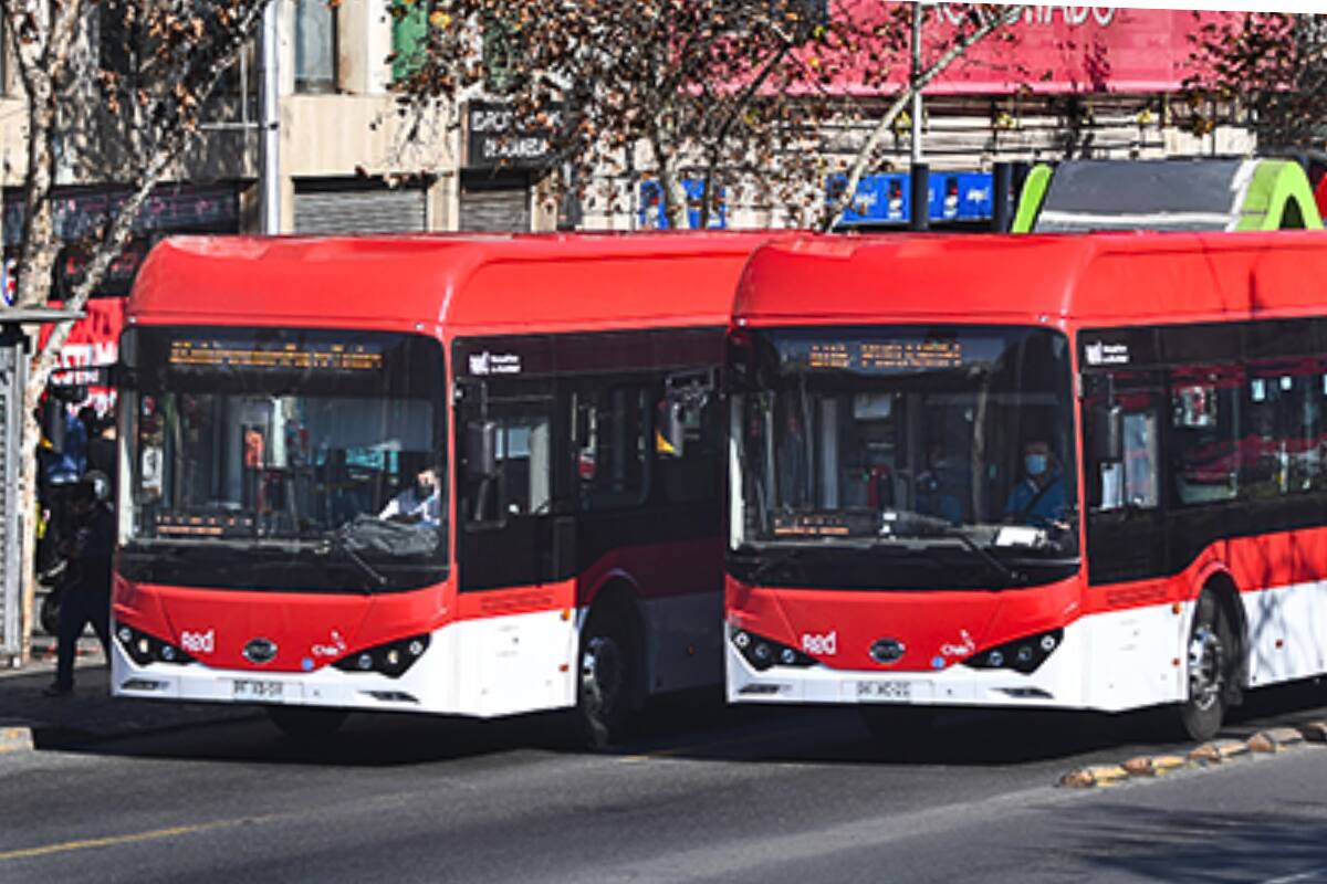 Impulsará el transporte en el sector oriente de Santiago.