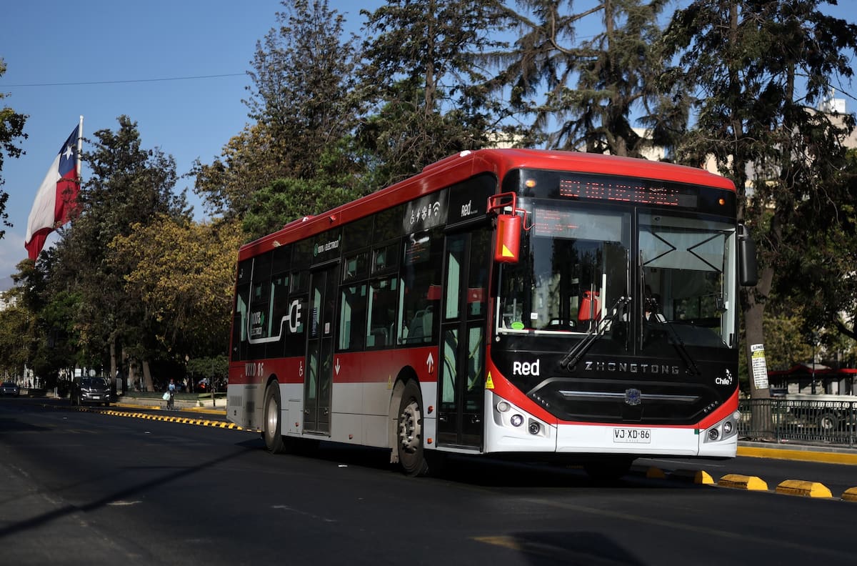 Confirman nuevos recorridos de micros en Santiago: Conectarán a La Pintana, Puente Alto, La Florida y Macul con el Metro